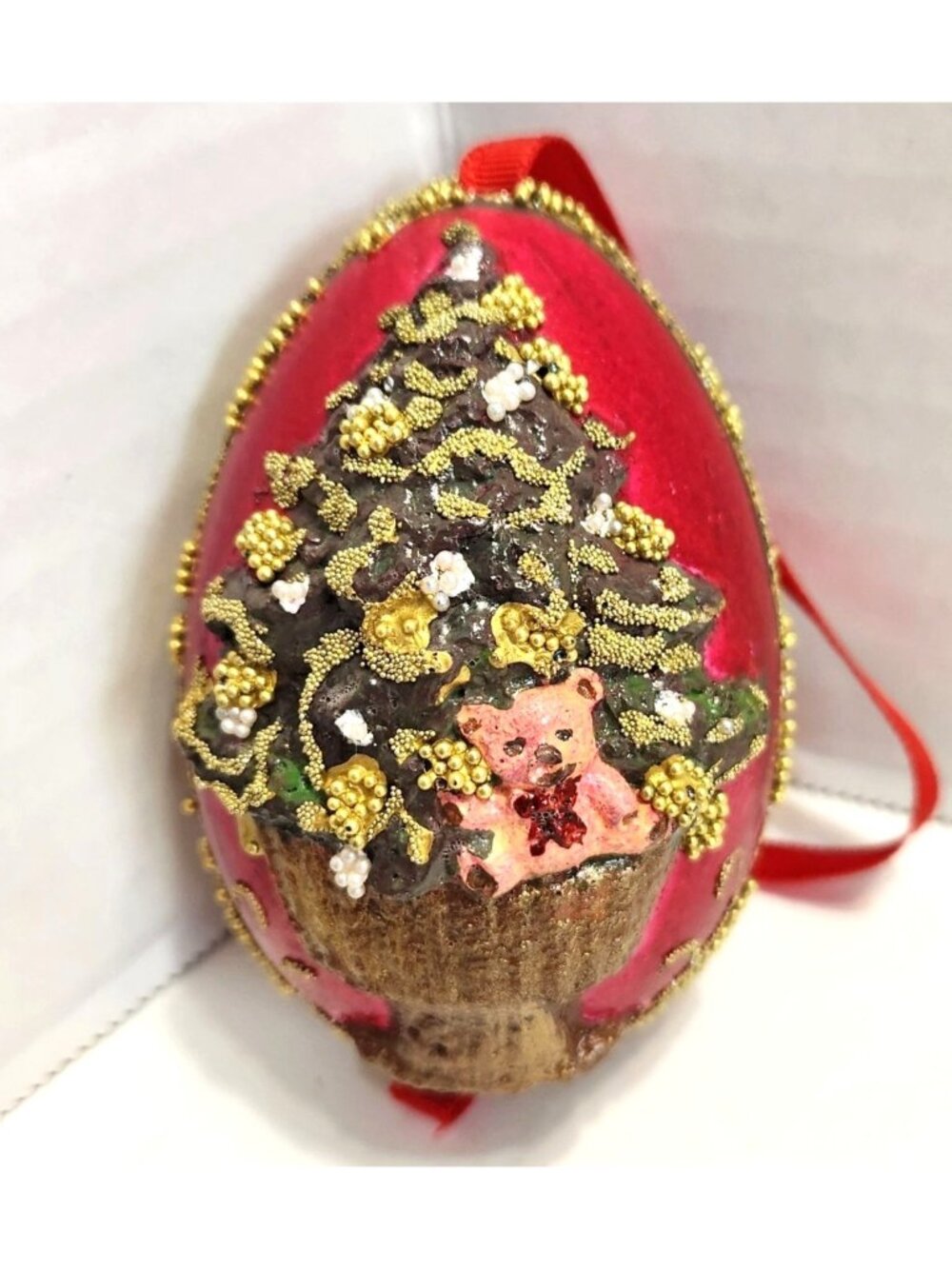 Red Egg 3D Ornament Bear Tree Bow Holly Back Gold Trim Christmas Decor READ
